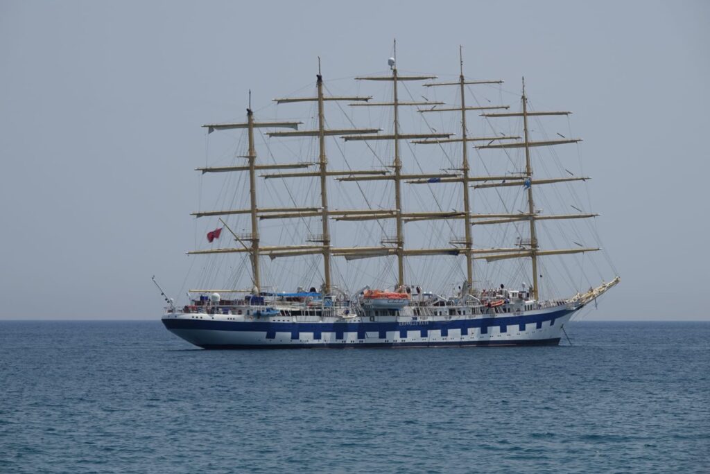 Royal Clipper ontuigd Royal Clipper unconvinced